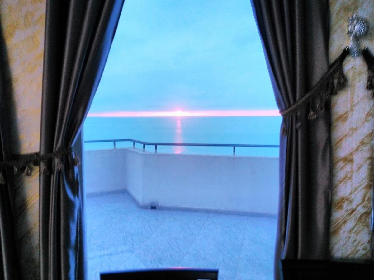Penthouse Hotel Батуми Экстерьер фото